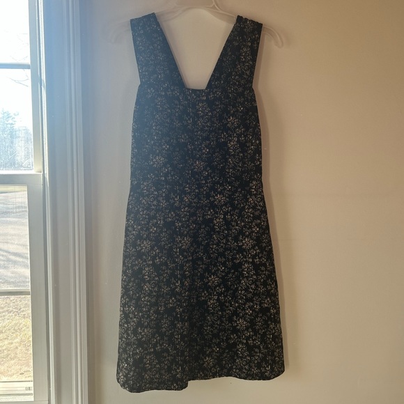 Gap Petite 100% Linen Fitted Dress in a Black Print.. With Pockets!! - Picture 7 of 11